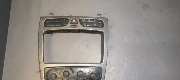 Mercedes-Benz C W203 Climate control unit A2038300785 9140010479 C122269