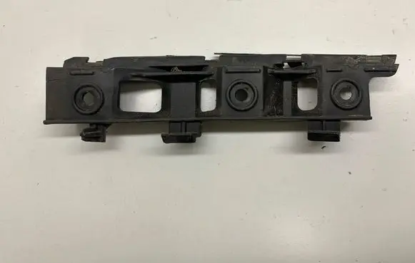 Volkswagen PASSAT B6 Front bumper mounting bracket 3C0807184