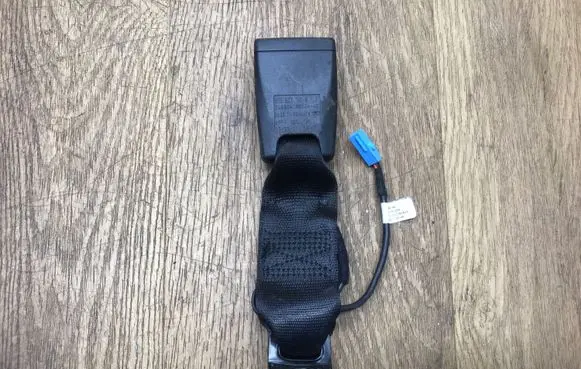 Porsche Macan (95B) Middle seatbelt buckle (rear) 95B857740A