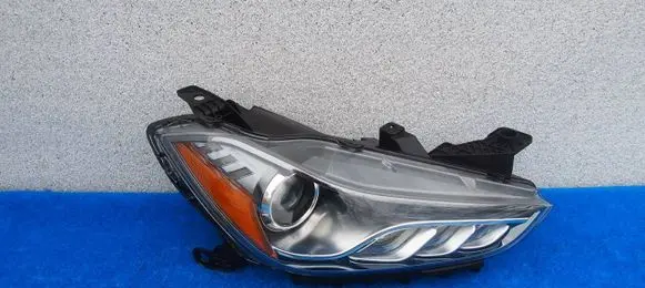 Maserati Ghibli Headlight/headlamp 670106169