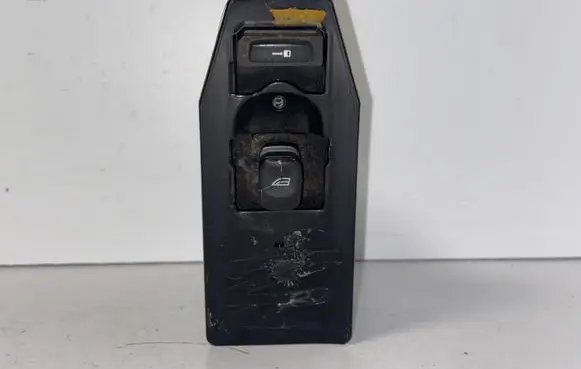 Volvo V70 Electric window control switch 30732817