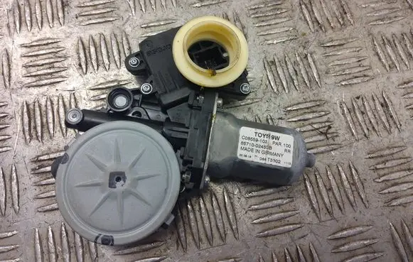 Toyota Auris E180 Rear door window regulator motor 85710-02450