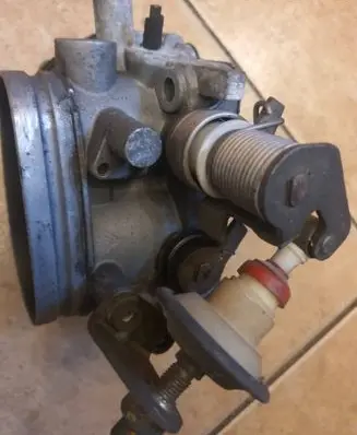 Audi 80 90 B3 Throttle body valve 72121702 B7138 8913