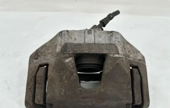 Volvo V40 Front brake caliper 