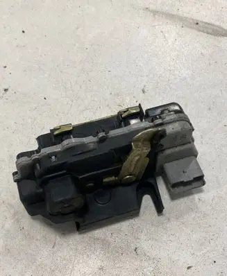 Citroen C3 Coupe door lock (next to the handle) PSA123981 5479A
