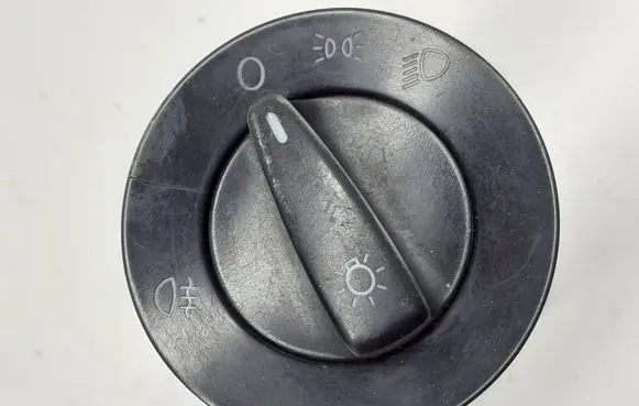 Volkswagen New Beetle Light switch 1C0941531