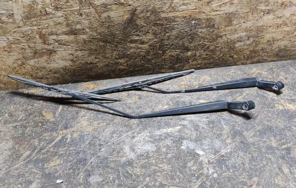 Suzuki Alto Front wiper blade arm LHD68K LD68K
