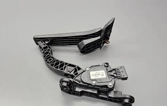 Hyundai i30 Accelerator throttle pedal 327003XXX