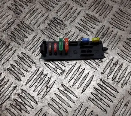Peugeot Expert Fuse module 9637466280