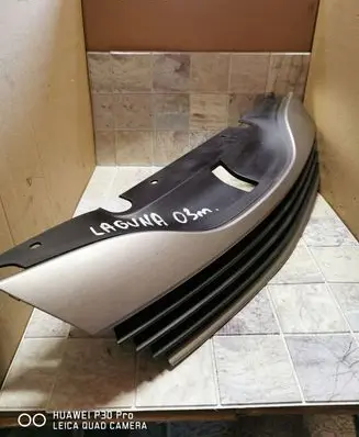 Renault Laguna II Front bumper upper radiator grill 8200012581