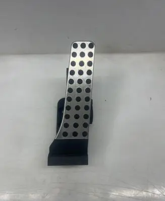 Mercedes-Benz C W204 Accelerator throttle pedal A2043000182 9179391071
