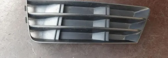 Audi A4 S4 B9 8W Front bumper lower grill 8W0807681B