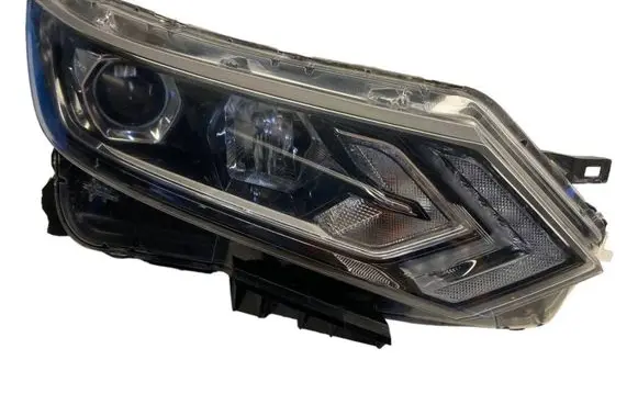 Nissan Qashqai Headlight/headlamp 10019009
