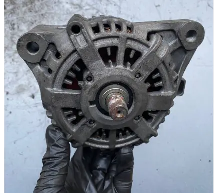KIA Carens I Generator/alternator
