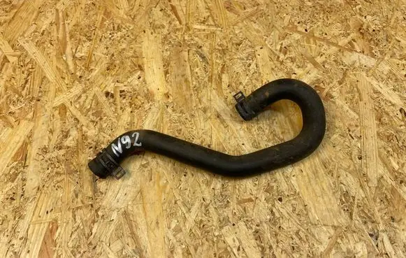 Engine coolant pipe/hose