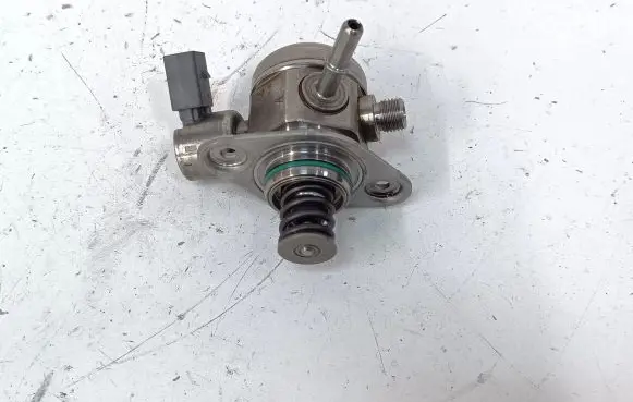 Porsche Macan (95B) Fuel injection high pressure pump 94611031561 0261520304 2013218898