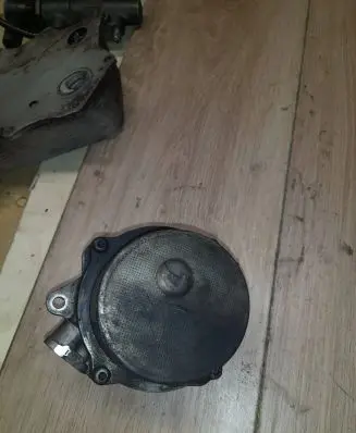 Audi A8 S8 D3 4E Vacuum pump 057145100L 7000130202 04T410067