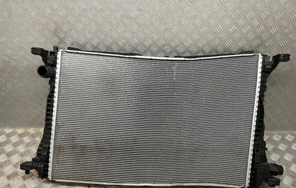 Audi A7 S7 4K8 Coolant radiator 4K0121251E