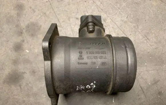 Audi A4 S4 B8 8K Mass air flow meter 0280218058 06B133471A