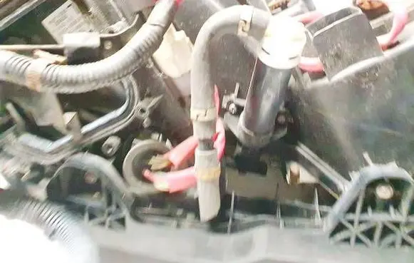 Headlight washer spray nozzle