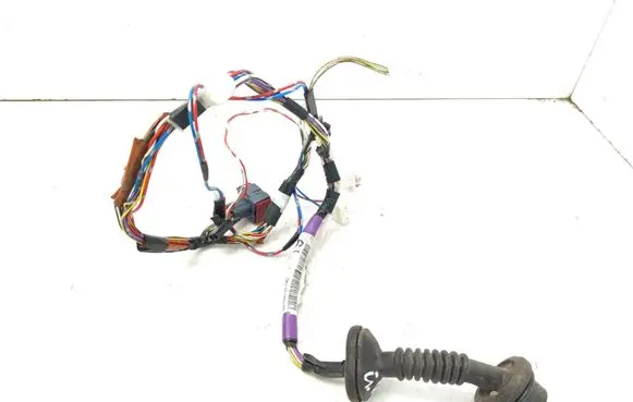 Toyota Corolla E120 E130 Rear door wiring loom 8215402190