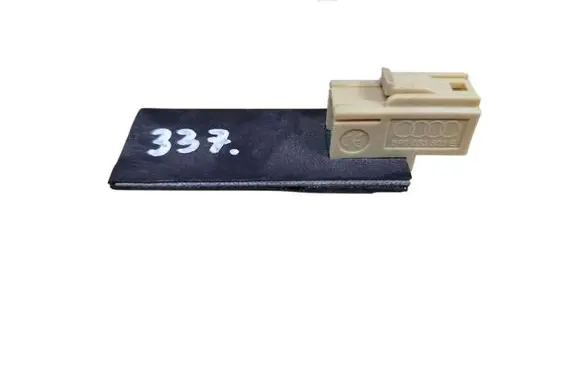 Audi A6 S6 C6 4F Bluetooth control unit module 8P0035503E