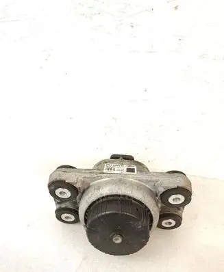 Land Rover Range Rover Sport L494 Engine mount bracket FPLA6A003BA