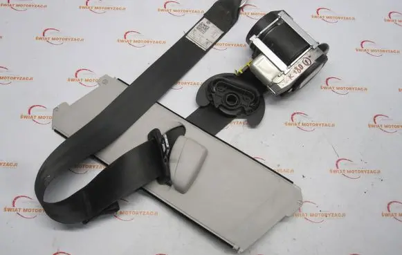 Volkswagen Golf VI Front seatbelt 1K4857705AJ