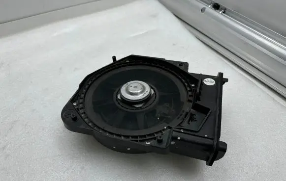 Mini One - Cooper F56 F55 Subwoofer speaker 9275995 554012 16014910