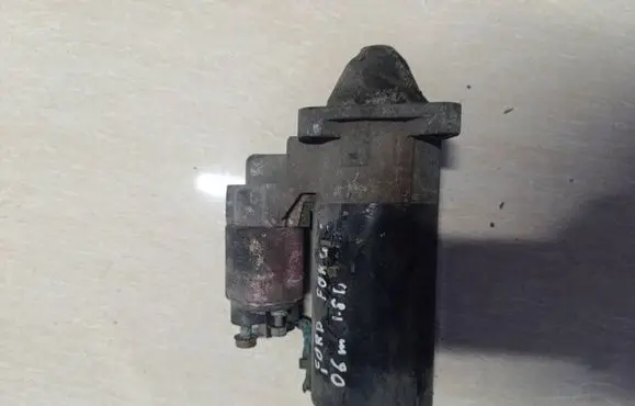 Ford Focus Starter motor 0001109204
