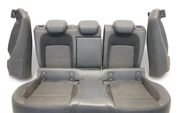 Opel Insignia B Second row seats