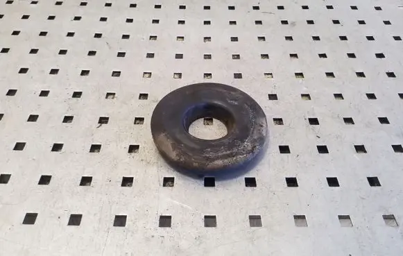 Volkswagen PASSAT B8 Rear coil spring rubber mount 5Q0512149A