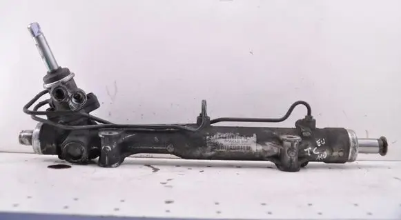 Chrysler Town u0026 Country V Steering rack P05151705AF