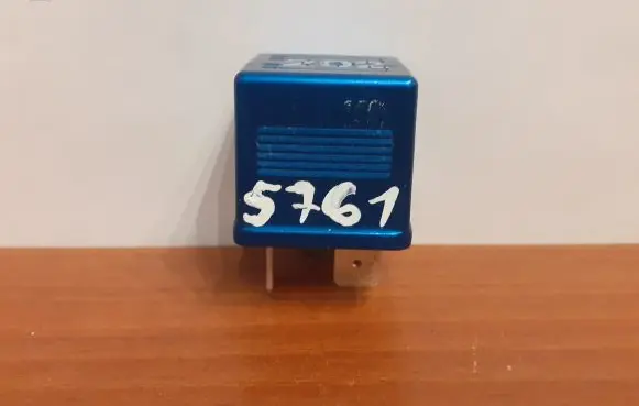 Audi A6 S6 C5 4B Other relay 8A0951253 5761