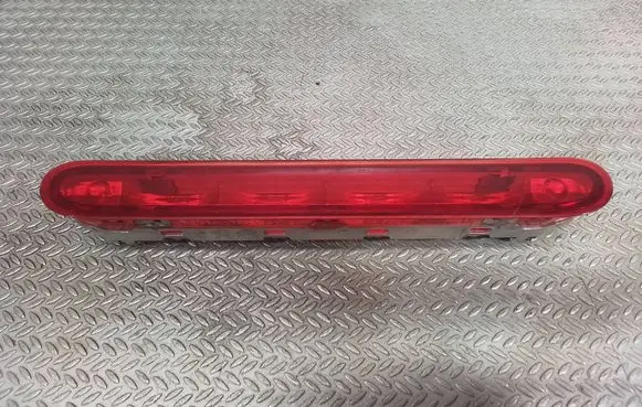 Toyota Proace Third/center stoplight 9811325980