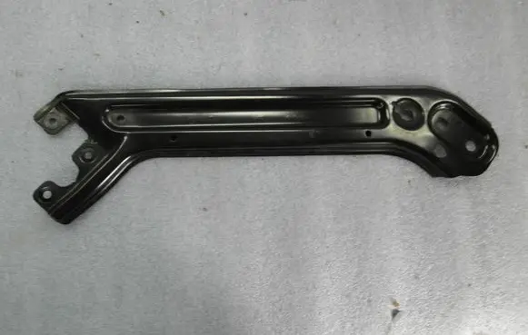 Skoda Octavia Mk4 Headlight/headlamp mounting bracket 5E3805932