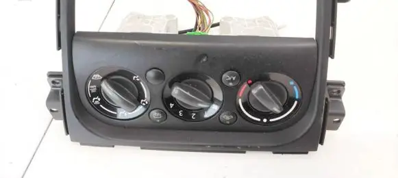 Suzuki SX4 Climate control unit