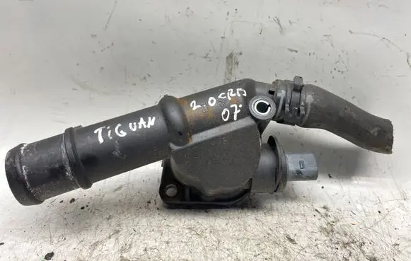 Volkswagen Tiguan Engine coolant pipe/hose 03l121132