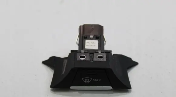Audi TT TTS RS Mk3 8S Windscreen/window heater switch 8S1927118A