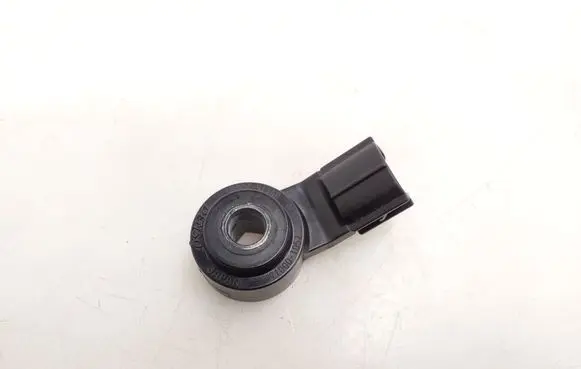 Toyota Camry VIII XV70 Detonation knock sensor 8961520090 1710001052