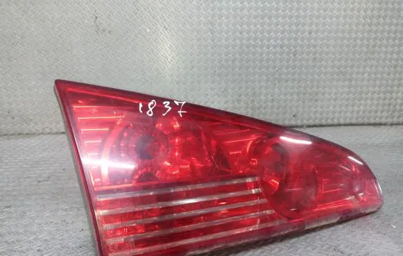 Peugeot 607 Tailgate rear/tail lights