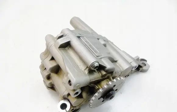 BMW 5 F10 F11 Oil pump 