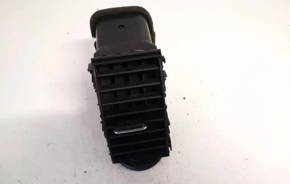 Toyota Prius (XW20) Dash center air vent grill 5506247010 55062-47010
