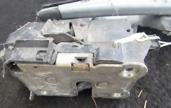 Renault Laguna I Rear door lock