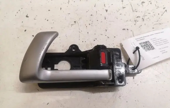 Hyundai Santa Fe Front door interior handle 82613CM000
