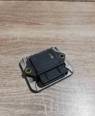 Audi 80 90 S2 B4 Ignition amplifier control unit 191905351C