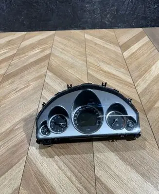 Mercedes-Benz E W212 Speedometer (instrument cluster) A2129004904 A2129023502 A2125401348