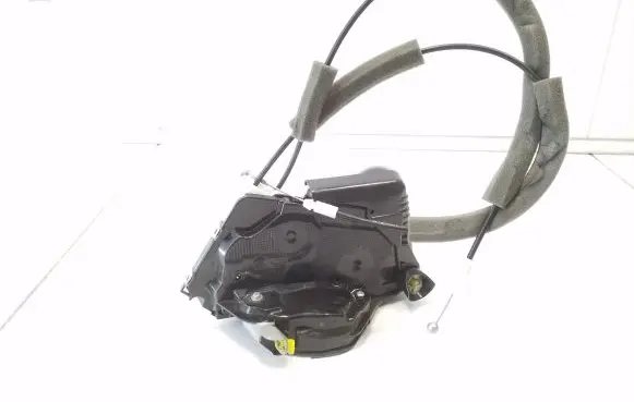 Isuzu D-Max Front door lock