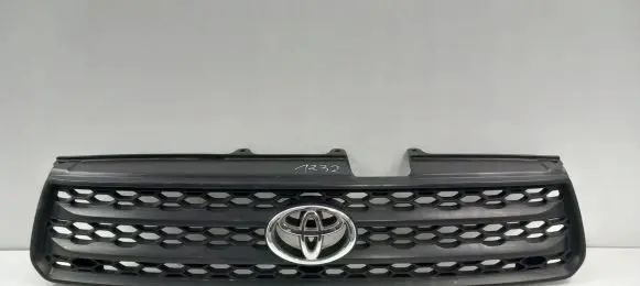 Toyota Avensis T250 Front grill