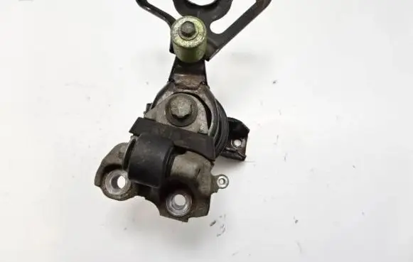 Honda Civic IX Engine mounting bracket